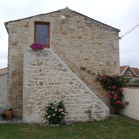 Chre Cathy Et Jean Loup Hotel Le Port-des-Barques Exterior foto